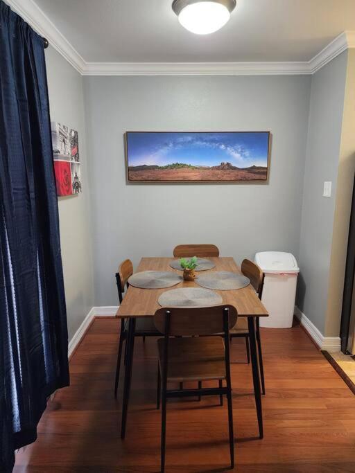Blue Shark *e4* @ Midtown Comfortable 1br King * Houston