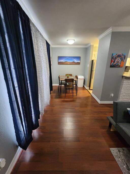 Blue Shark *e4* @ Midtown Comfortable 1br King Apartment *