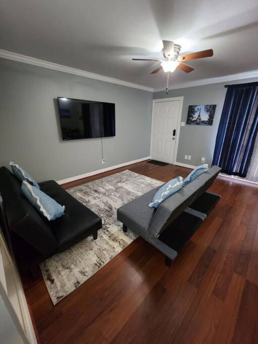 Blue Shark *e4* @ Midtown Comfortable 1br King Apartment *