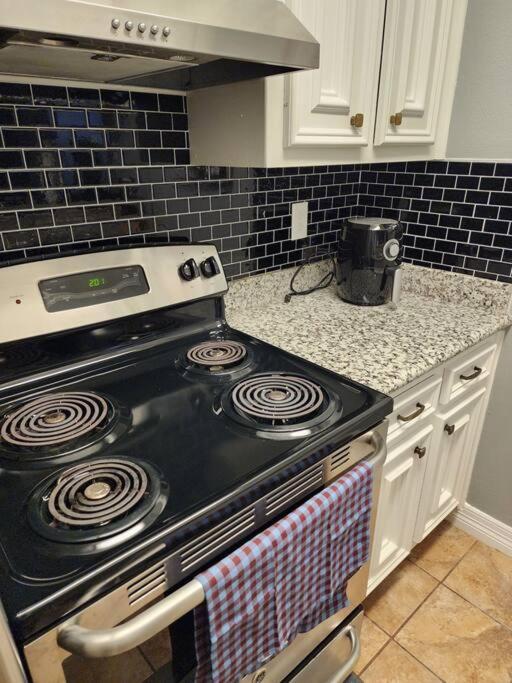 Blue Shark *e4* @ Midtown Comfortable 1br King *