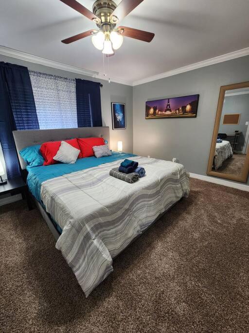Apartment Blue Shark *e4* @ Midtown Comfortable 1br King *