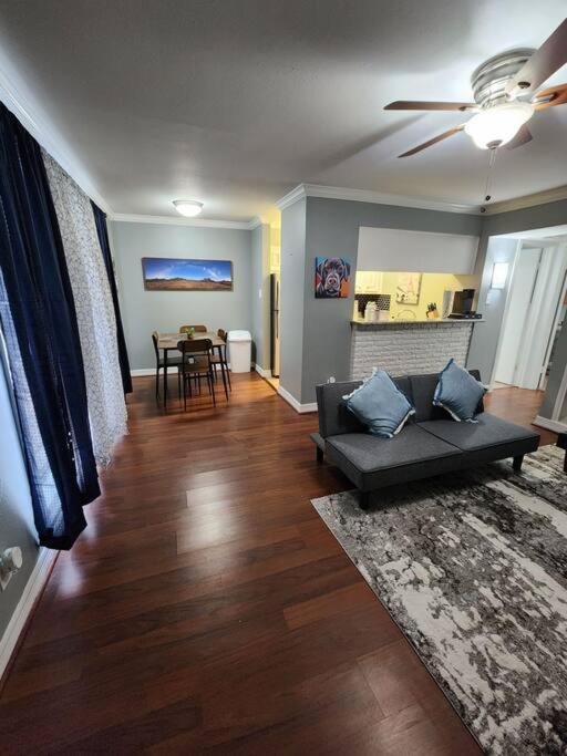 Blue Shark *e4* @ Midtown Comfortable 1br King Apartment *