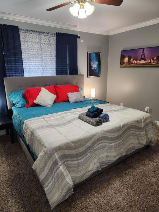 Blue Shark *e4* @ Midtown Comfortable 1br King Daire