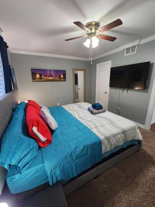 Blue Shark *e4* @ Midtown Comfortable 1br King Daire